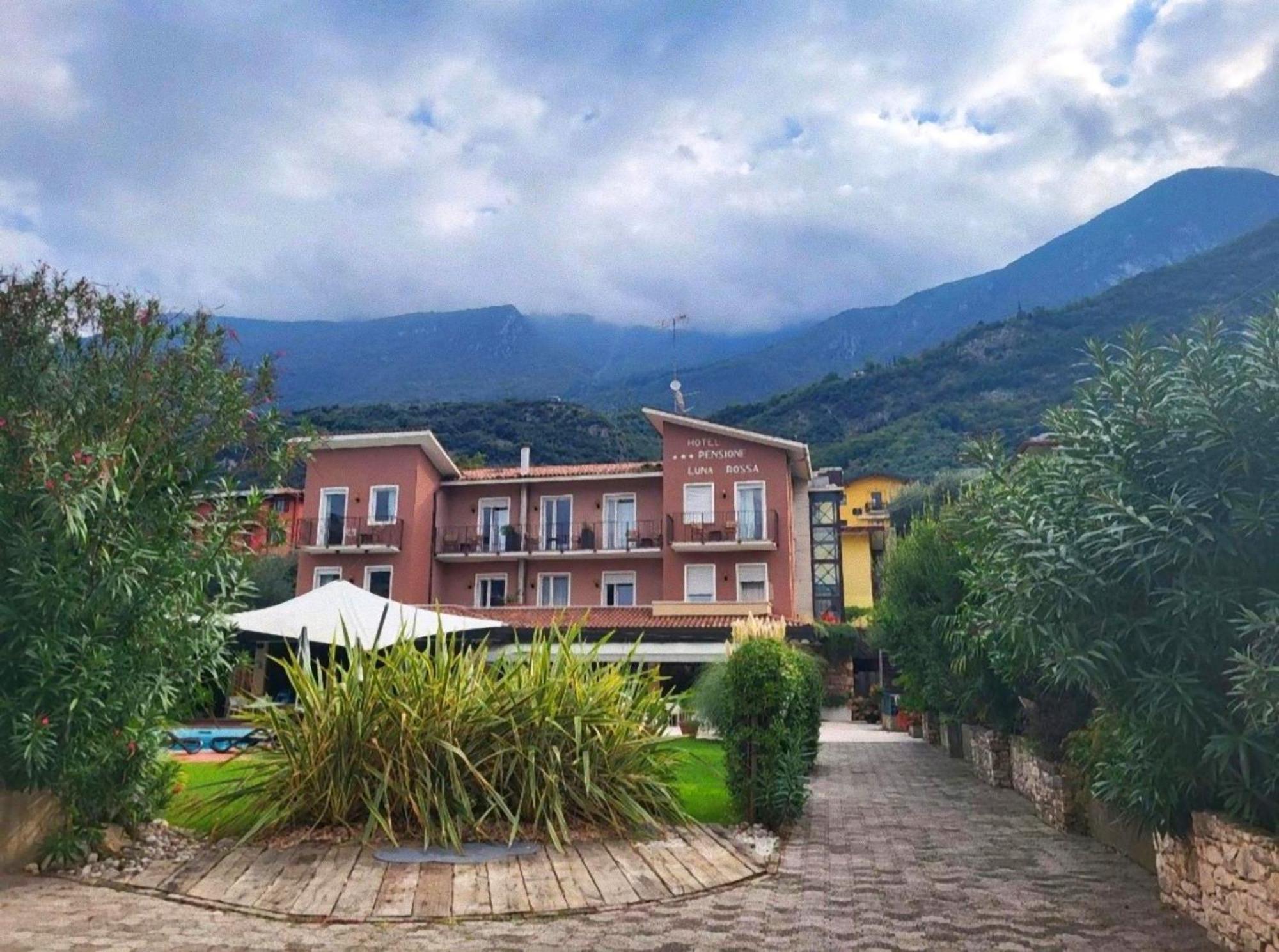 Ambienthotel Luna Rossa Malcesine Exterior foto