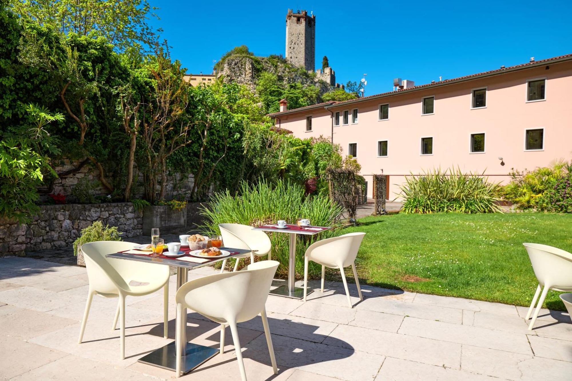 Ambienthotel Luna Rossa Malcesine Exterior foto
