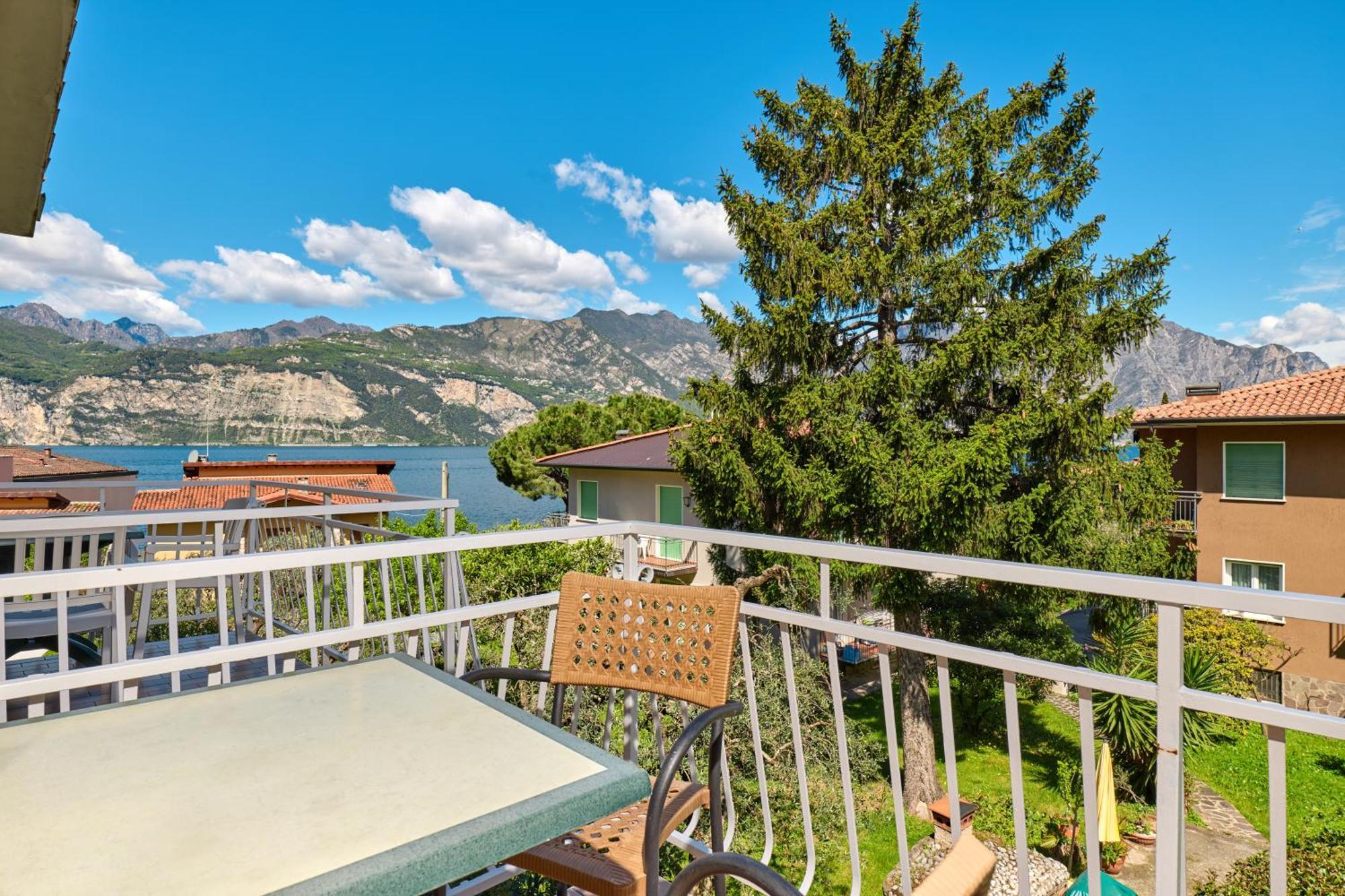 Ambienthotel Luna Rossa Malcesine Exterior foto